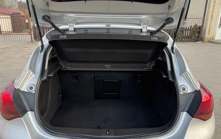 Opel Astra J, 2010 год, 10 фотография