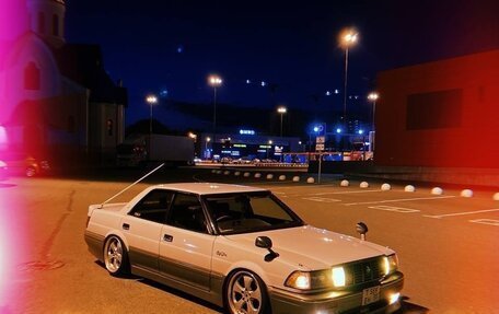 Toyota Crown, 1990 год, 1 250 000 рублей, 3 фотография