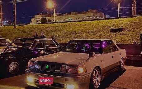 Toyota Crown, 1990 год, 1 250 000 рублей, 4 фотография