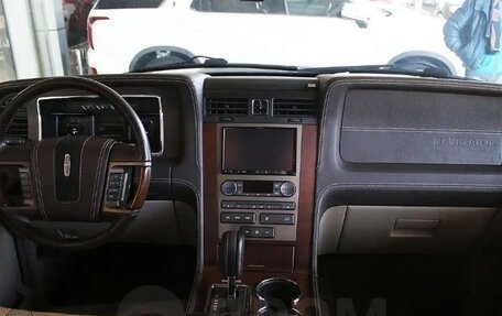 Lincoln Navigator, 2012 год, 3 100 000 рублей, 2 фотография