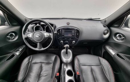 Nissan Juke II, 2011 год, 990 000 рублей, 11 фотография