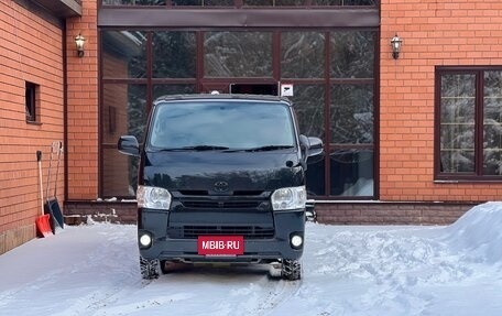 Toyota RegiusAce, 2017 год, 4 000 000 рублей, 2 фотография