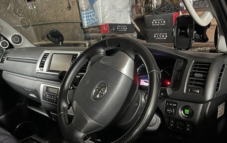 Toyota RegiusAce, 2017 год, 4 000 000 рублей, 8 фотография