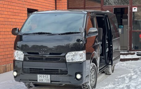 Toyota RegiusAce, 2017 год, 4 000 000 рублей, 4 фотография