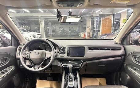 Honda Vezel, 2021 год, 1 600 000 рублей, 13 фотография