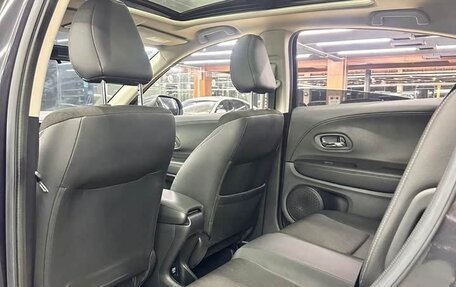 Honda Vezel, 2021 год, 1 600 000 рублей, 17 фотография