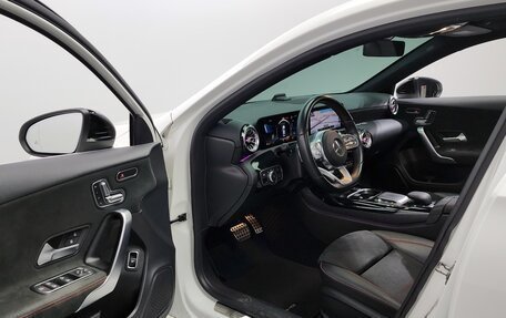 Mercedes-Benz A-Класс AMG, 2021 год, 3 000 000 рублей, 8 фотография