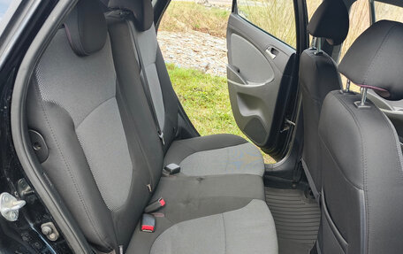 Hyundai Solaris II рестайлинг, 2012 год, 820 000 рублей, 10 фотография