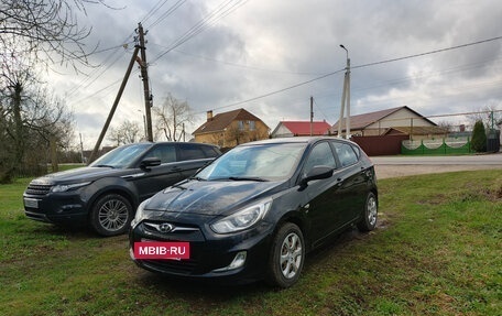 Hyundai Solaris II рестайлинг, 2012 год, 820 000 рублей, 2 фотография