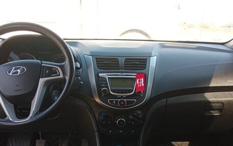 Hyundai Solaris II рестайлинг, 2012 год, 570 000 рублей, 6 фотография