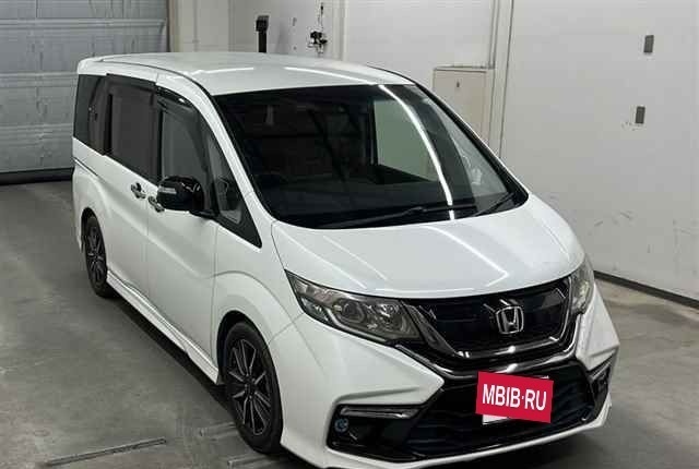 Honda Stepwgn V, 2017 год, 1 720 000 рублей, 2 фотография