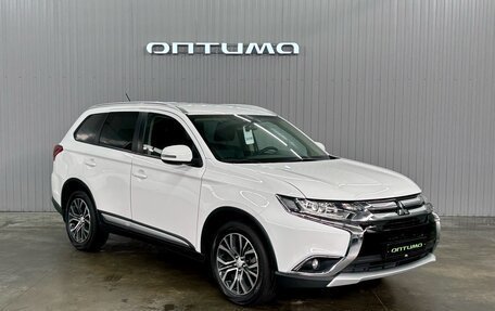 Mitsubishi Outlander III рестайлинг 3, 2016 год, 1 877 000 рублей, 3 фотография