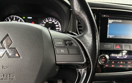 Mitsubishi Outlander III рестайлинг 3, 2016 год, 1 877 000 рублей, 13 фотография