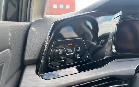 Volkswagen Golf VIII, 2021 год, 3 190 000 рублей, 22 фотография