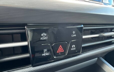 Volkswagen Golf VIII, 2021 год, 3 190 000 рублей, 23 фотография