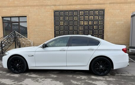 BMW 5 серия, 2013 год, 1 950 000 рублей, 2 фотография