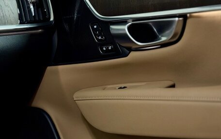 Volvo V90 Cross Country I рестайлинг, 2023 год, 9 475 000 рублей, 16 фотография