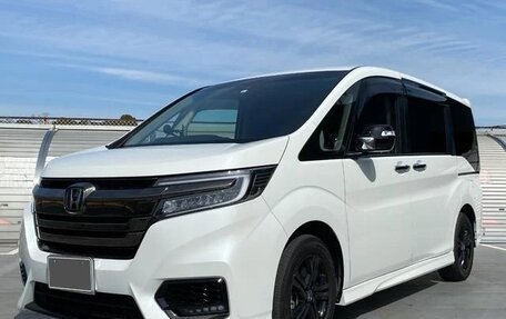 Honda Stepwgn IV, 2021 год, 1 840 000 рублей, 1 фотография