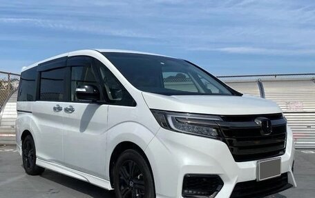 Honda Stepwgn IV, 2021 год, 1 840 000 рублей, 3 фотография