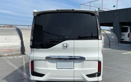 Honda Stepwgn IV, 2021 год, 1 840 000 рублей, 5 фотография