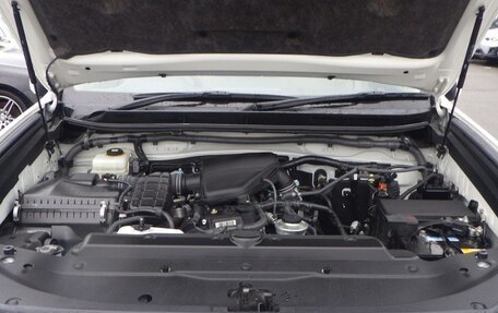 Toyota Land Cruiser Prado 150 рестайлинг 2, 2021 год, 4 180 000 рублей, 8 фотография