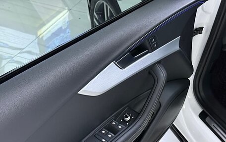 Audi A4, 2022 год, 2 800 000 рублей, 9 фотография