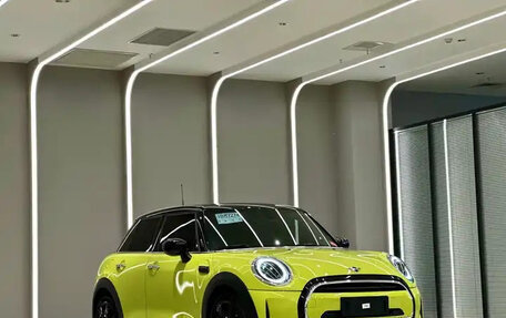 MINI Hatch, 2024 год, 3 490 000 рублей, 2 фотография