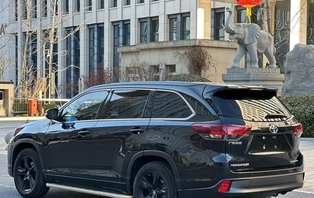 Toyota Highlander III, 2021 год, 3 300 000 рублей, 5 фотография