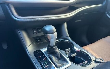 Toyota Highlander III, 2021 год, 3 300 000 рублей, 15 фотография