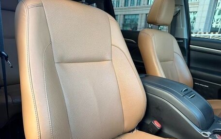 Toyota Highlander III, 2021 год, 3 300 000 рублей, 17 фотография