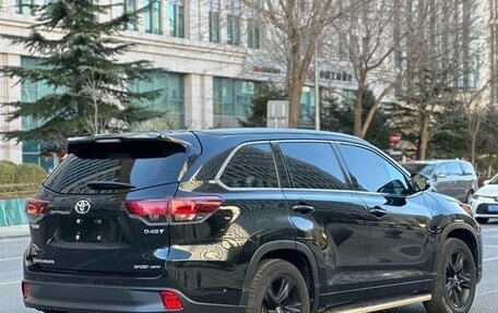 Toyota Highlander III, 2021 год, 3 300 000 рублей, 19 фотография
