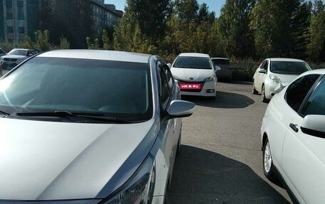 Hyundai Solaris II рестайлинг, 2016 год, 925 000 рублей, 1 фотография