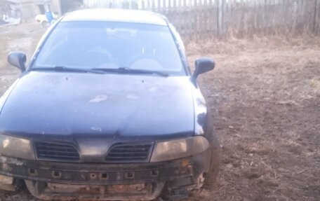 Mitsubishi Carisma I, 2002 год, 60 000 рублей, 1 фотография