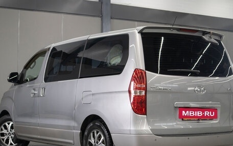 Hyundai Grand Starex Grand Starex I рестайлинг 2, 2018 год, 3 349 000 рублей, 5 фотография
