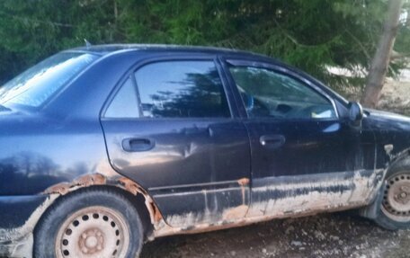 Mitsubishi Carisma I, 2002 год, 60 000 рублей, 3 фотография