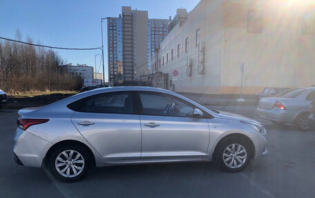 Hyundai Solaris II рестайлинг, 2018 год, 1 100 000 рублей, 3 фотография