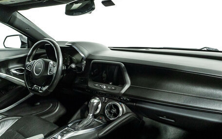Chevrolet Camaro VI, 2016 год, 2 670 000 рублей, 9 фотография