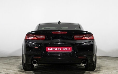Chevrolet Camaro VI, 2016 год, 2 670 000 рублей, 6 фотография