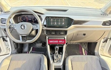 Volkswagen T-Cross I, 2022 год, 1 300 200 рублей, 7 фотография