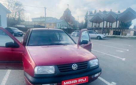 Volkswagen Vento, 1993 год, 160 000 рублей, 1 фотография