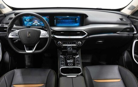 FAW Bestune T77, 2022 год, 1 650 000 рублей, 14 фотография