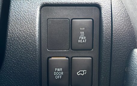 Toyota Land Cruiser 200, 2014 год, 4 990 000 рублей, 27 фотография