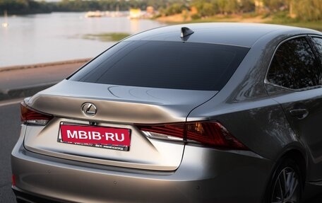 Lexus IS III, 2018 год, 3 350 000 рублей, 6 фотография