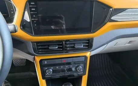 Volkswagen T-Cross I, 2022 год, 1 430 000 рублей, 7 фотография