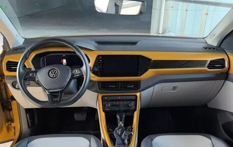 Volkswagen T-Cross I, 2022 год, 1 430 000 рублей, 6 фотография