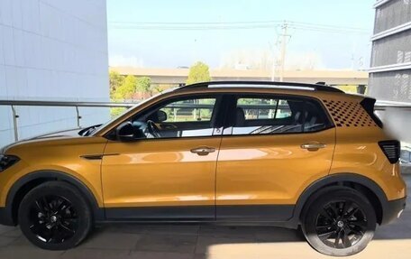 Volkswagen T-Cross I, 2022 год, 1 430 000 рублей, 2 фотография