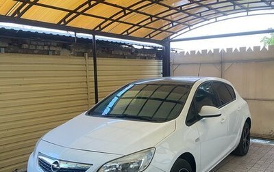 Opel Astra J, 2011 год, 630 000 рублей, 1 фотография