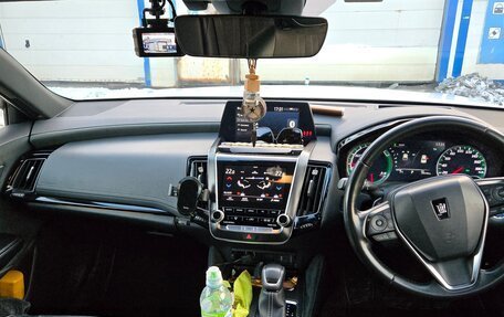 Toyota Crown, 2018 год, 3 550 000 рублей, 10 фотография