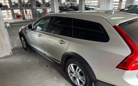 Volvo V90 Cross Country I рестайлинг, 2017 год, 2 450 000 рублей, 6 фотография