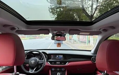 Alfa Romeo Stelvio, 2021 год, 3 820 000 рублей, 14 фотография